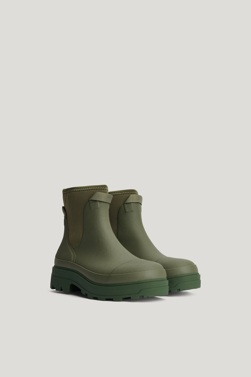 Chelsea boots in snow best sale