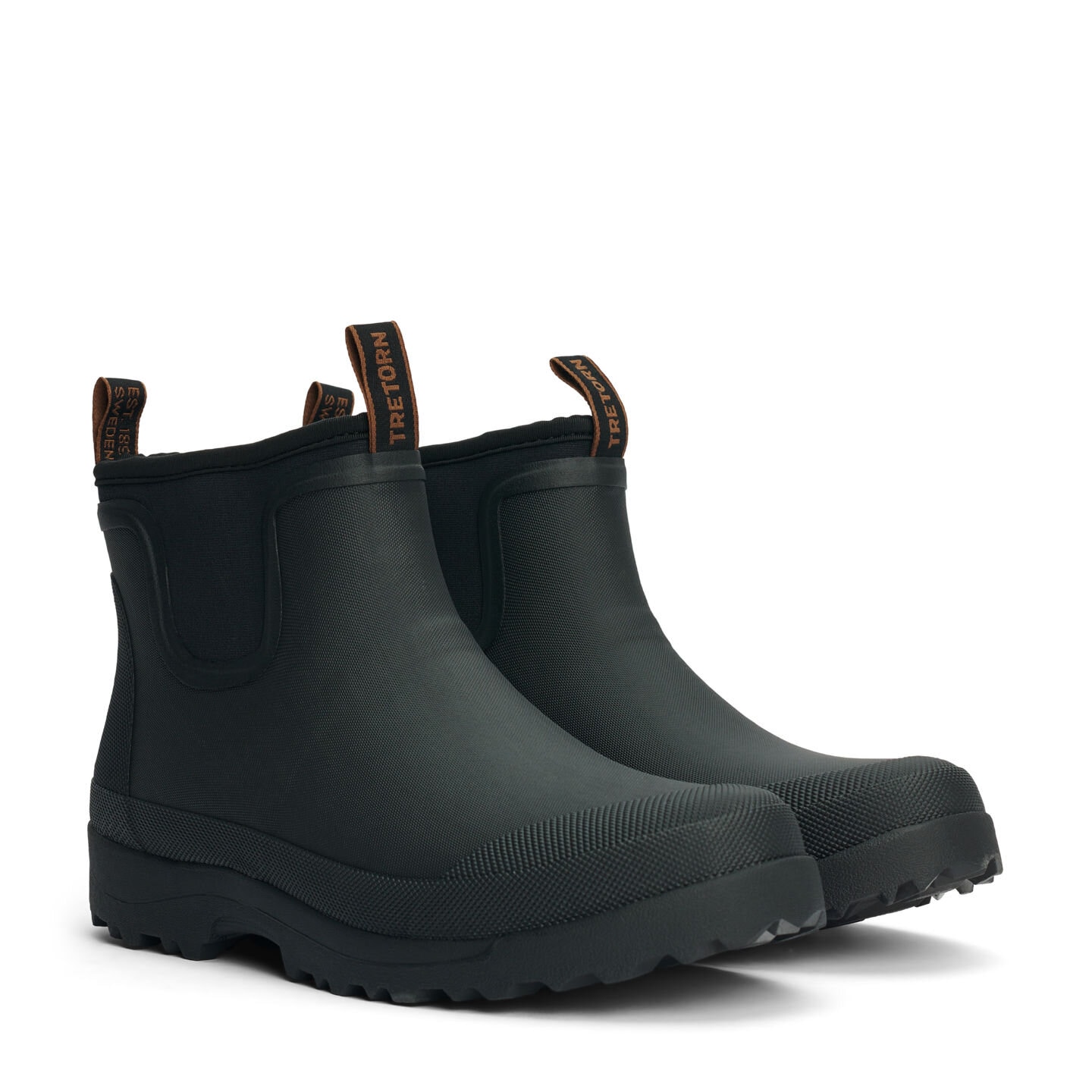 Terräng Low Neo Winter lined boot from Tretorn for men and women in the colour black.
